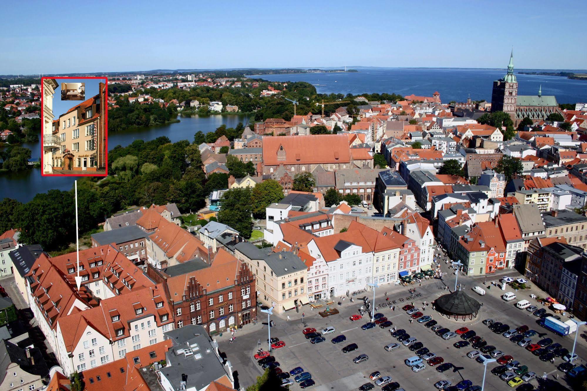 Altstadt Hotel Zur Post Stralsund Ngoại thất bức ảnh